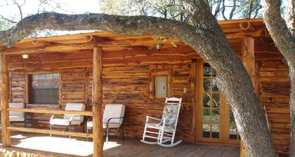 Trail’s End Hill Country Cabins