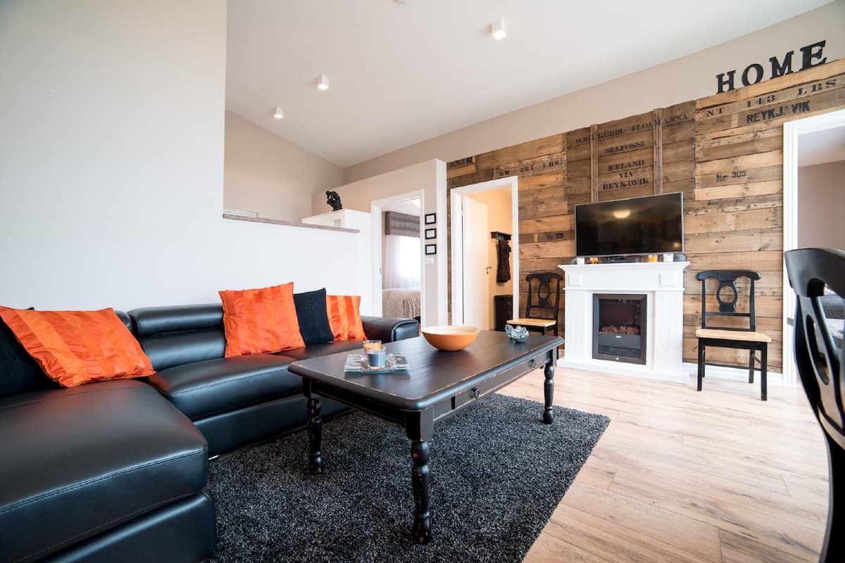 Cottage, 3 Bedrooms (House no 3) | Living area | Flat-screen TV, fireplace, DVD player