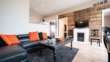 Cottage, 3 Bedrooms (House no 3) | Living area | Plasma TV, fireplace, DVD player