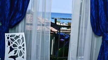 Comfort Double Room | Minibar, in-room safe, desk, free cots/infant beds