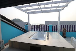 Property grounds - Aonang Terrace Hotel (Krabi)