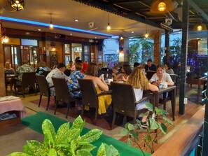 Breakfast, lunch, dinner served; Thai cuisine  - Aonang Terrace Hotel (Krabi)