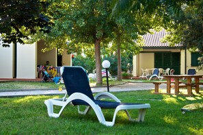 Bungalow, 2 Bedrooms | Terrace/patio - Residence Ghiacci Vecchi (Campiglia Marittima)