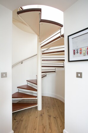 Penthouse Supérieur, 3 chambres, balcon, vue ville | Coin séjour