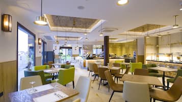 Breakfast, lunch, dinner served; Mediterranean cuisine