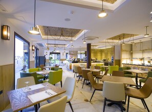 Breakfast, lunch, dinner served; Mediterranean cuisine  - Hostal Marí (Sant Antoni de Portmany)