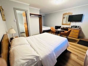 Room, 2 Queen Beds, Non Smoking