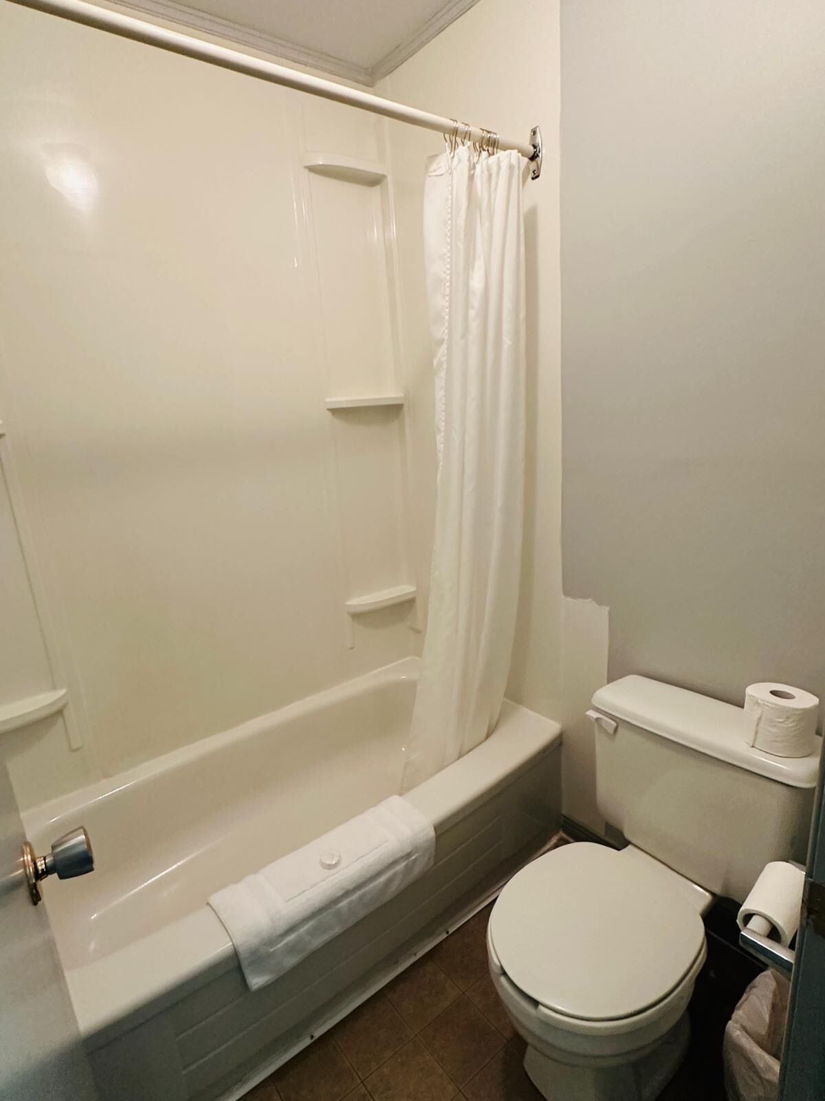 Comfort-Zimmer, 2 Doppelbetten | Badezimmer