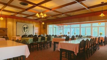 Déjeuner, souper et brunch servis sur place