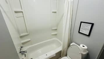 Room, 1 Queen Bed, Non Smoking | Bathroom