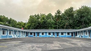 Exterior - Stiles Motel Hill View Woodstock NB (Woodstock)