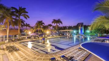 3 outdoor pools