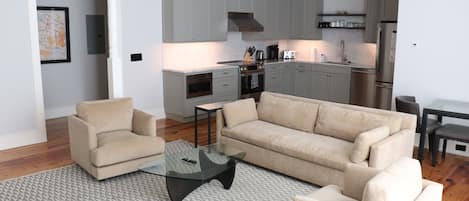 Deluxe Two Bedroom Suite | Living area
