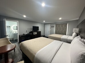 Escritorio, wifi gratis y ropa de cama 