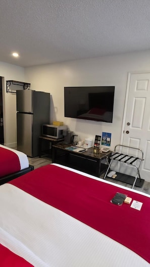 Habitación Premium, 2 camas Queen size, refrigerador y microondas | Ropa de cama de alta calidad, wifi gratis y ropa de cama