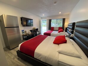 Premium Room, 2 Queen Beds, Refrigerator & Microwave | Premium bedding, free WiFi, bed sheets - Alpine Motel (Hope)