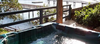 Arbutus Point Oceanfront B & B