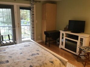 Studiosviitti, valtamerinäköala | Oleskelualue | DVD-soitin