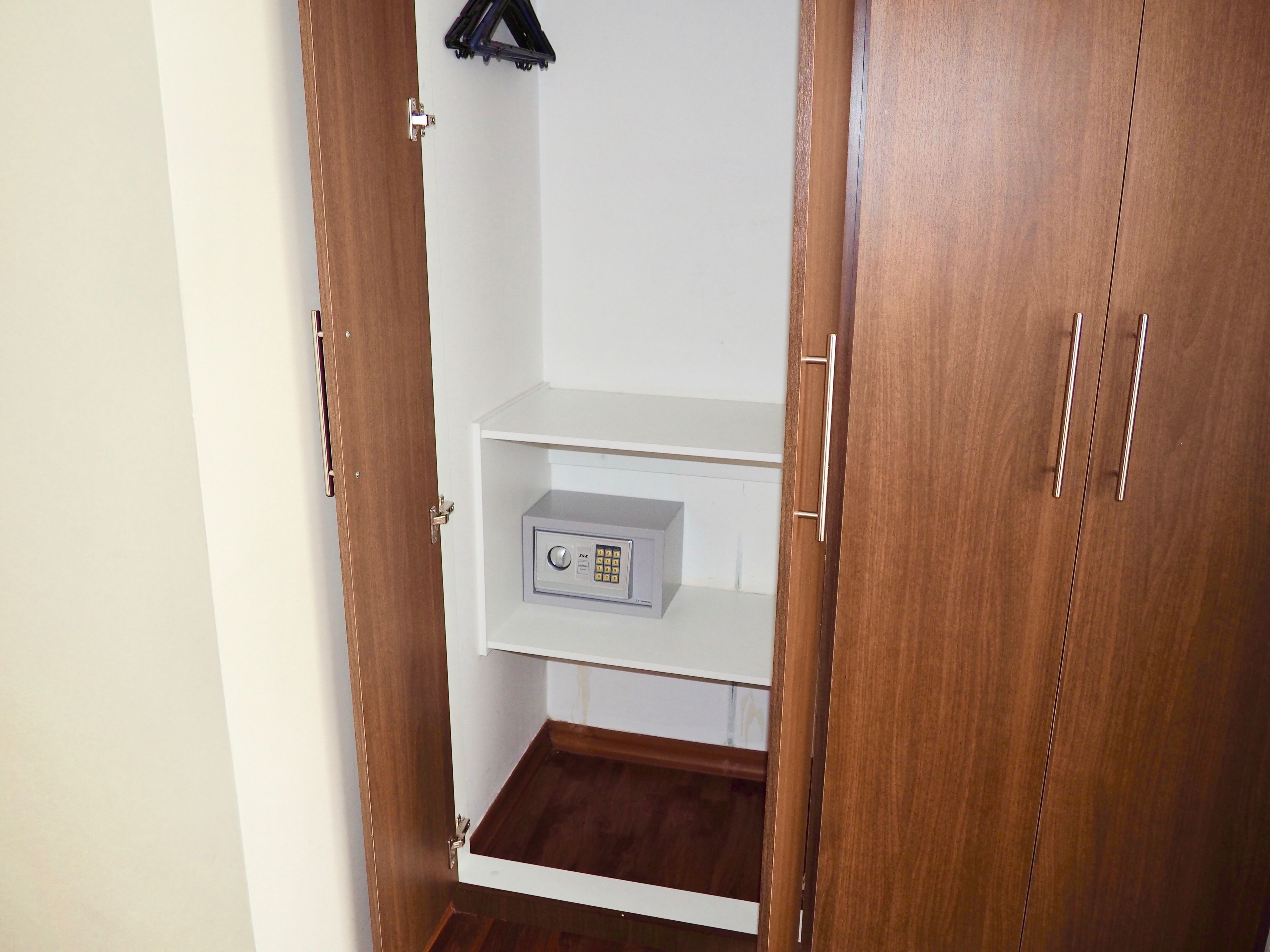 1 bedroom, in-room safe, desk, laptop workspace