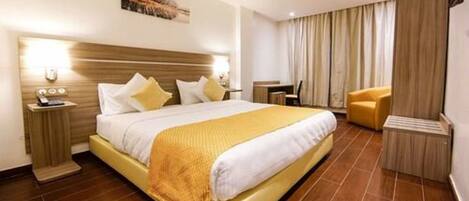 Premium bedding, in-room safe, desk, blackout drapes