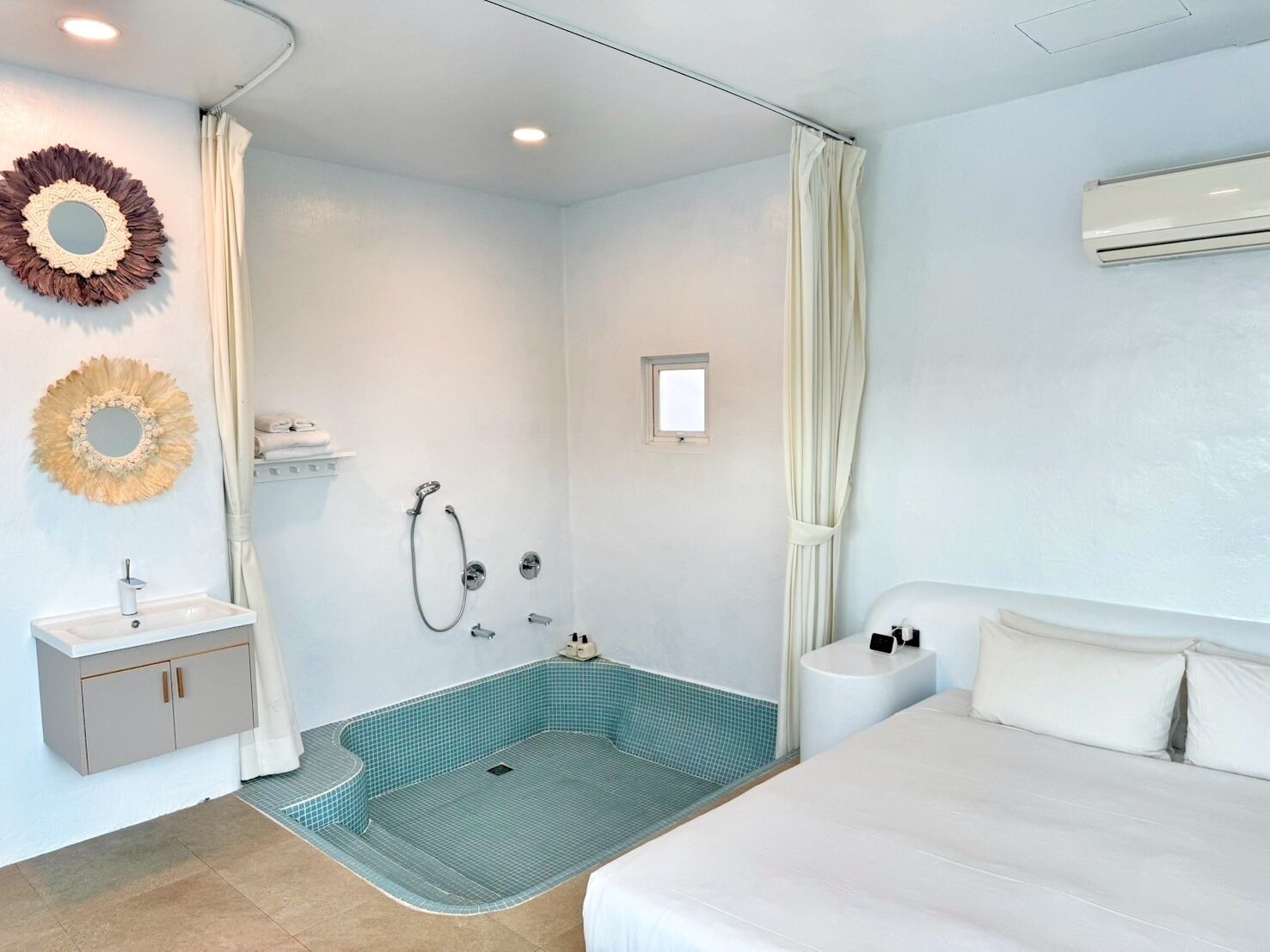 Minibar, caja de seguridad en la habitación y sistema de insonorización 