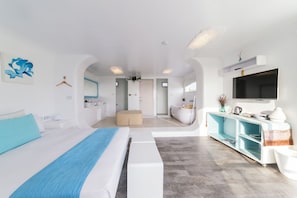 Habitación Deluxe doble, 1 cama de matrimonio grande, balcón, vistas al mar | Minibar, caja fuerte, sistema de insonorización y wifi gratis