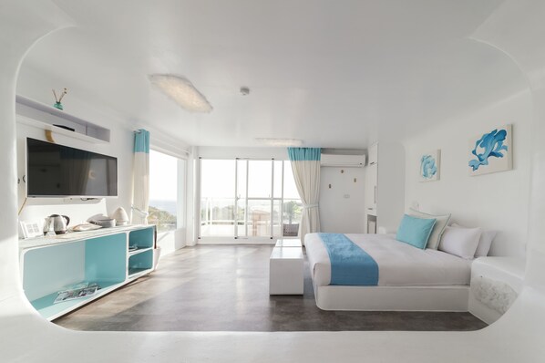 Deluxe Double Room, 1 King Bed, Balcony, Ocean View