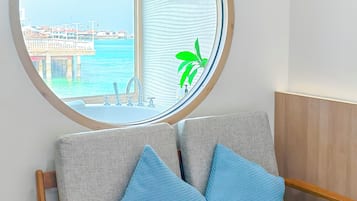 Honeymoon Room | Ropa de cama de alta calidad y minibar con artículos gratuitos