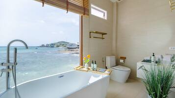 Sweet Room | Bathroom