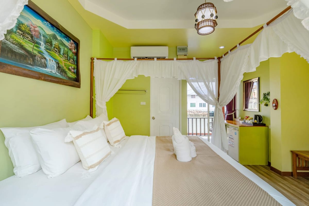 Superior Room | Premium bedding, free minibar, free WiFi, bed sheets