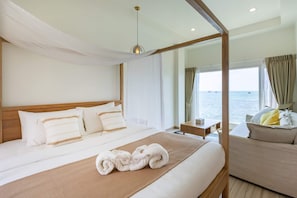 Ropa de cama de alta calidad y minibar con artículos gratuitos