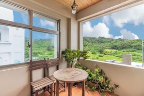 Deluxe Double Room with Bathtub | Blackout drapes, free WiFi, bed sheets - Kenting Shen's Homestay (Hengchun)