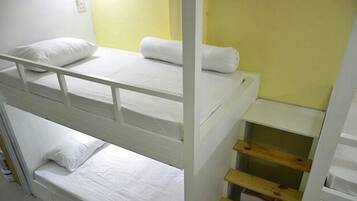 Dorm 8 Bed Female, Share Bathroom | Öryggishólf í herbergi, ókeypis þráðlaus nettenging