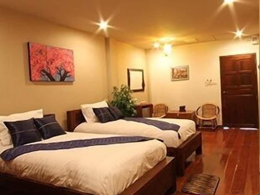 Superior Double Room | In-room safe, desk, free WiFi