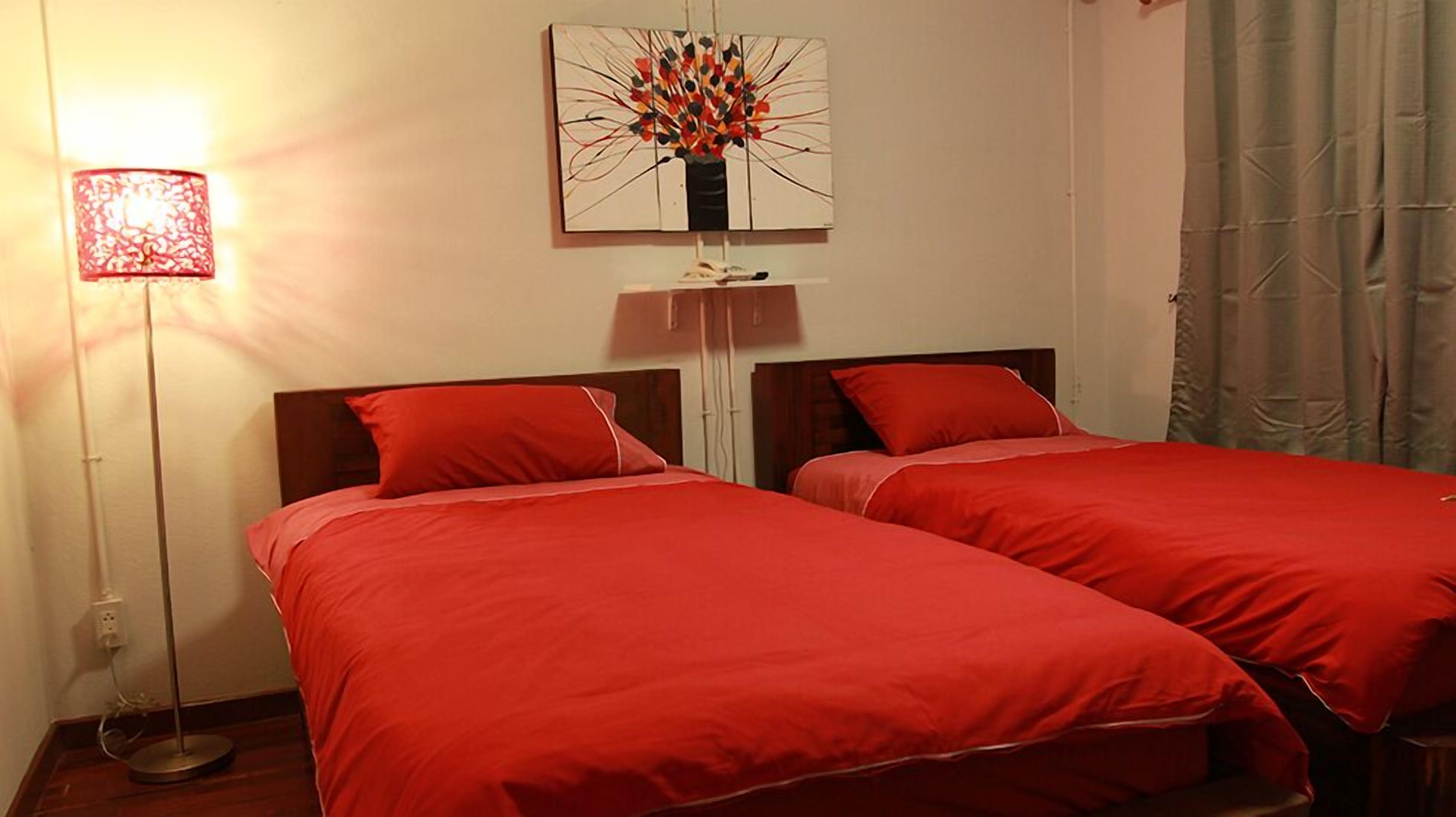 standard double room | in-room safe, desk, free wifi