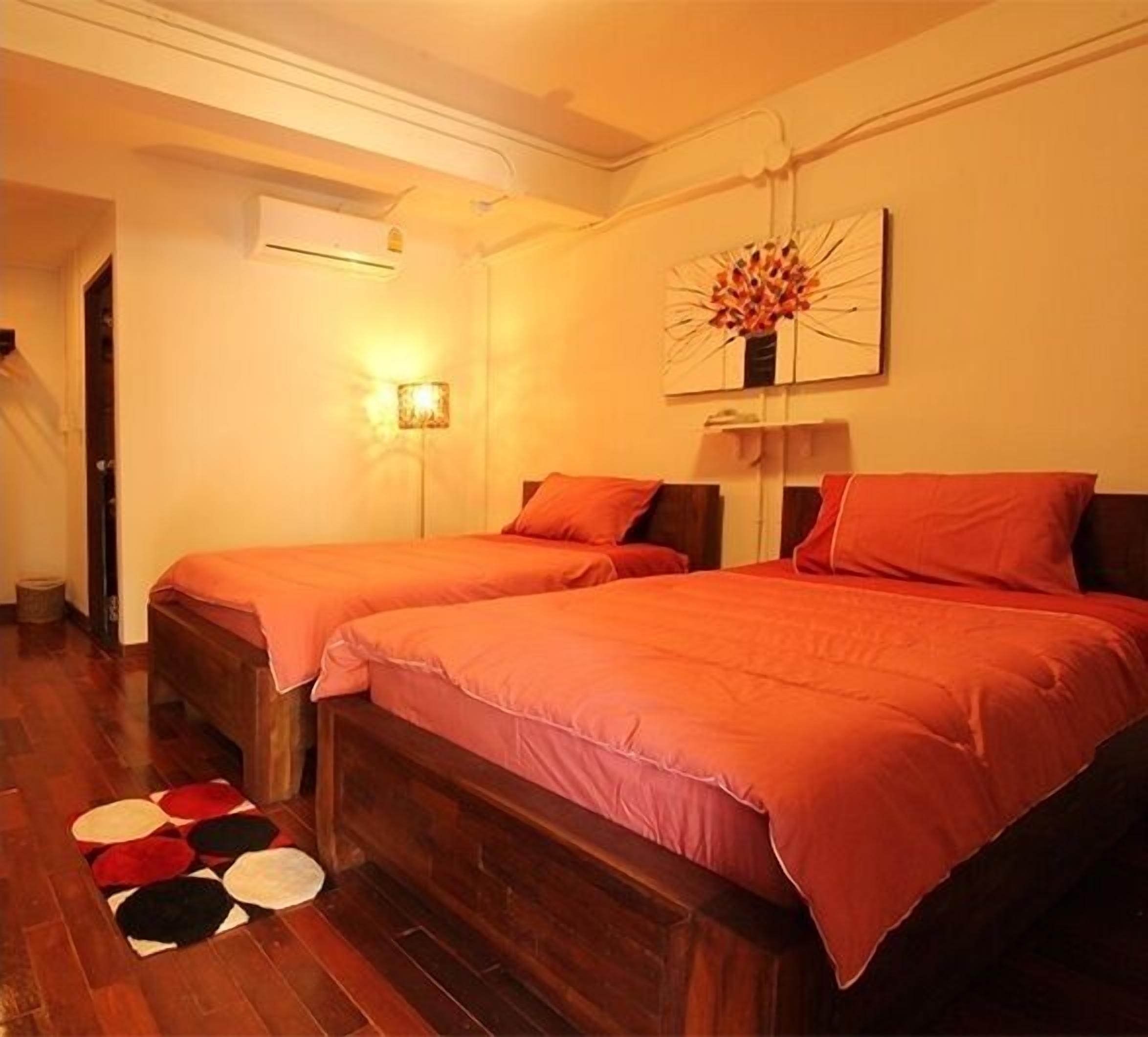 standard double room | in-room safe, desk, free wifi