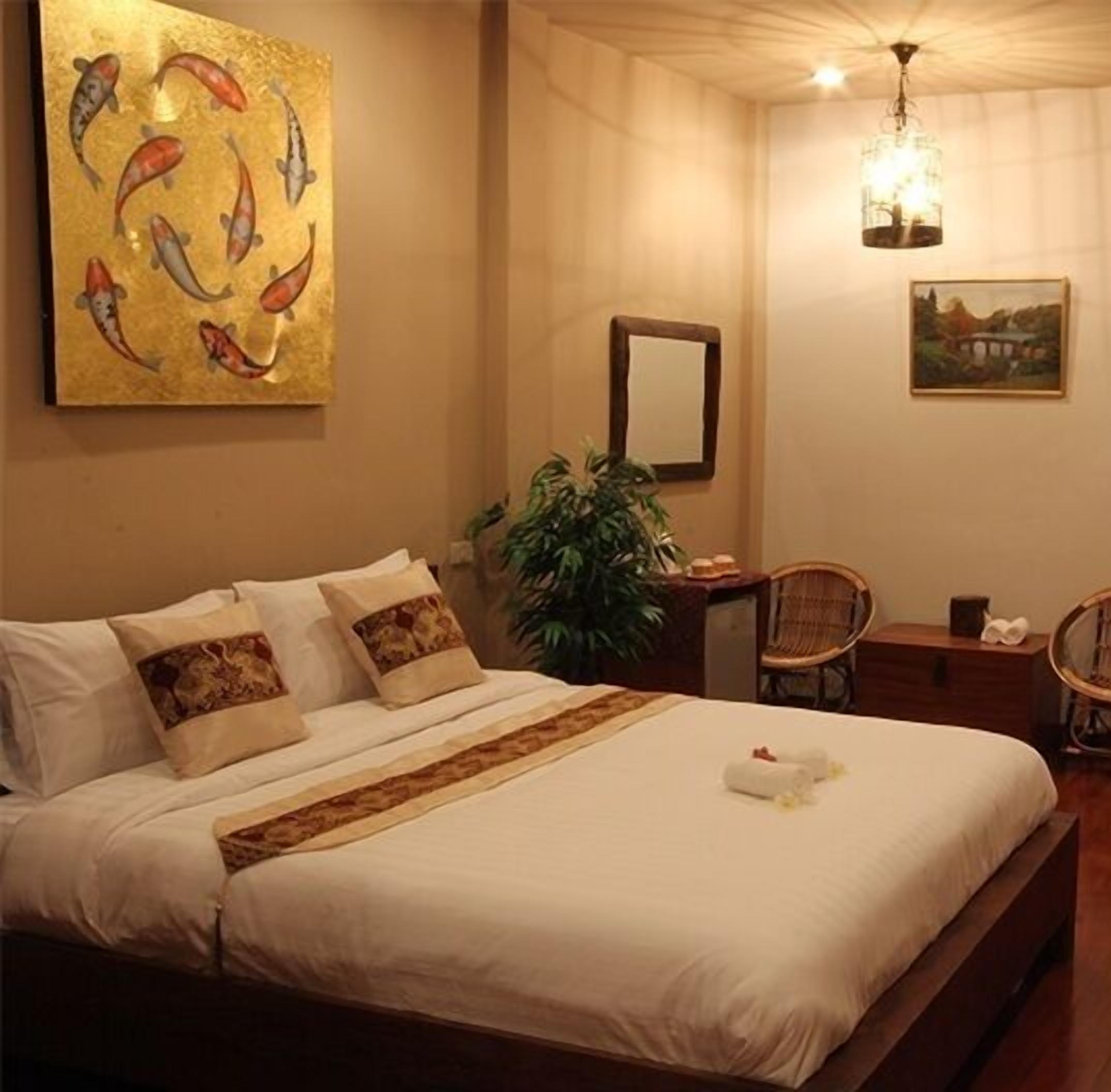 superior double room | in-room safe, desk, free wifi