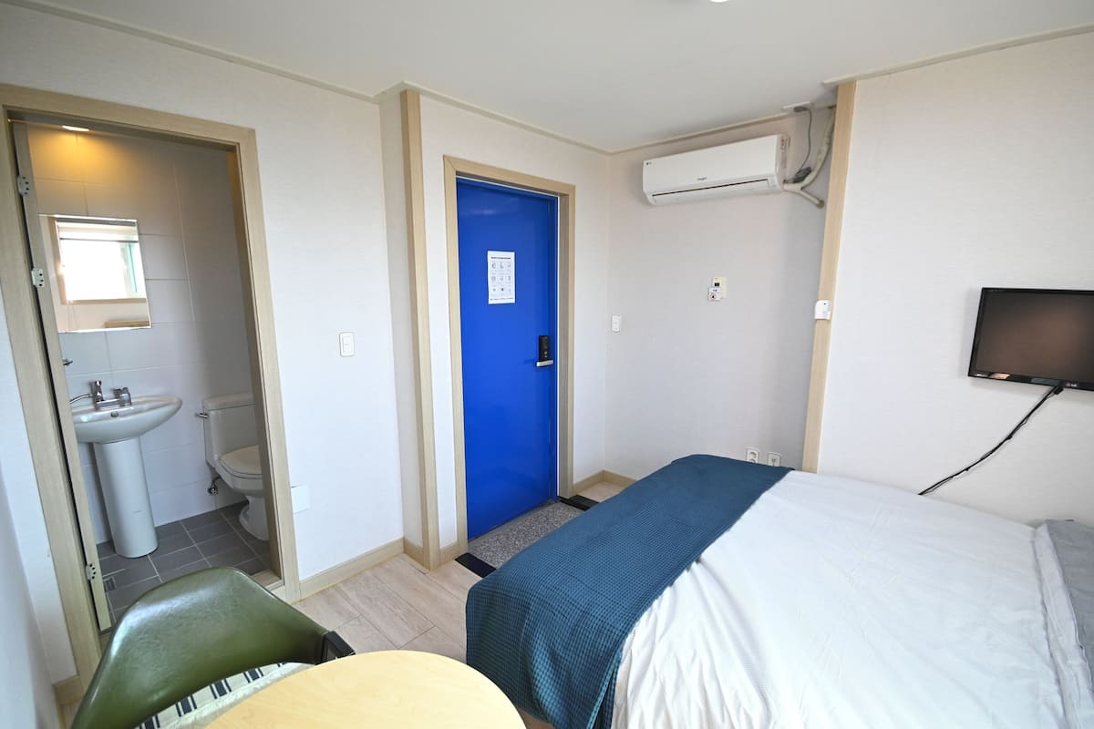 2nd Standard Double Room | 1 quarto, quartos à prova de som, Wi-Fi de cortesia, roupa de cama