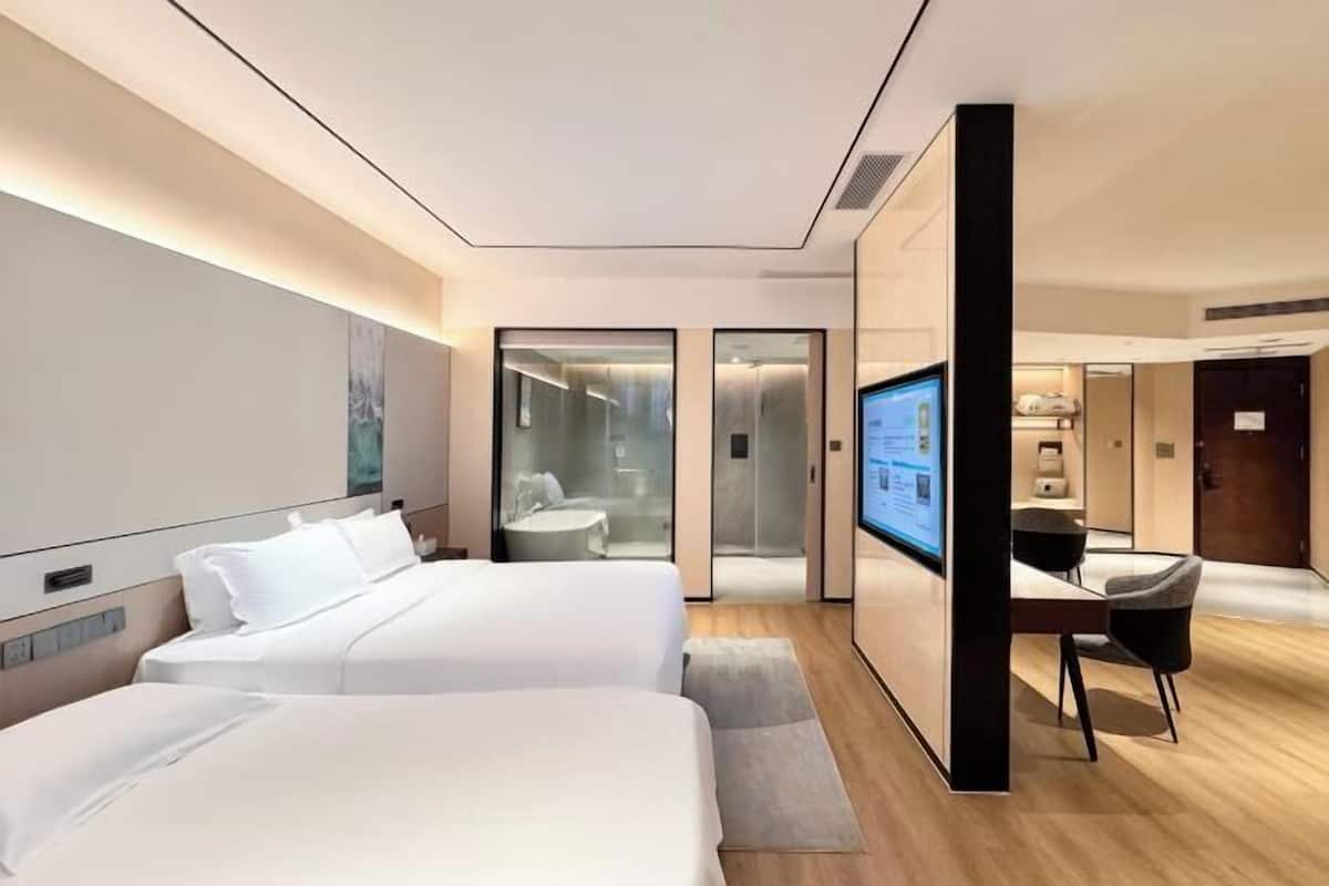 Premium bedding, in-room safe, desk, blackout curtains
