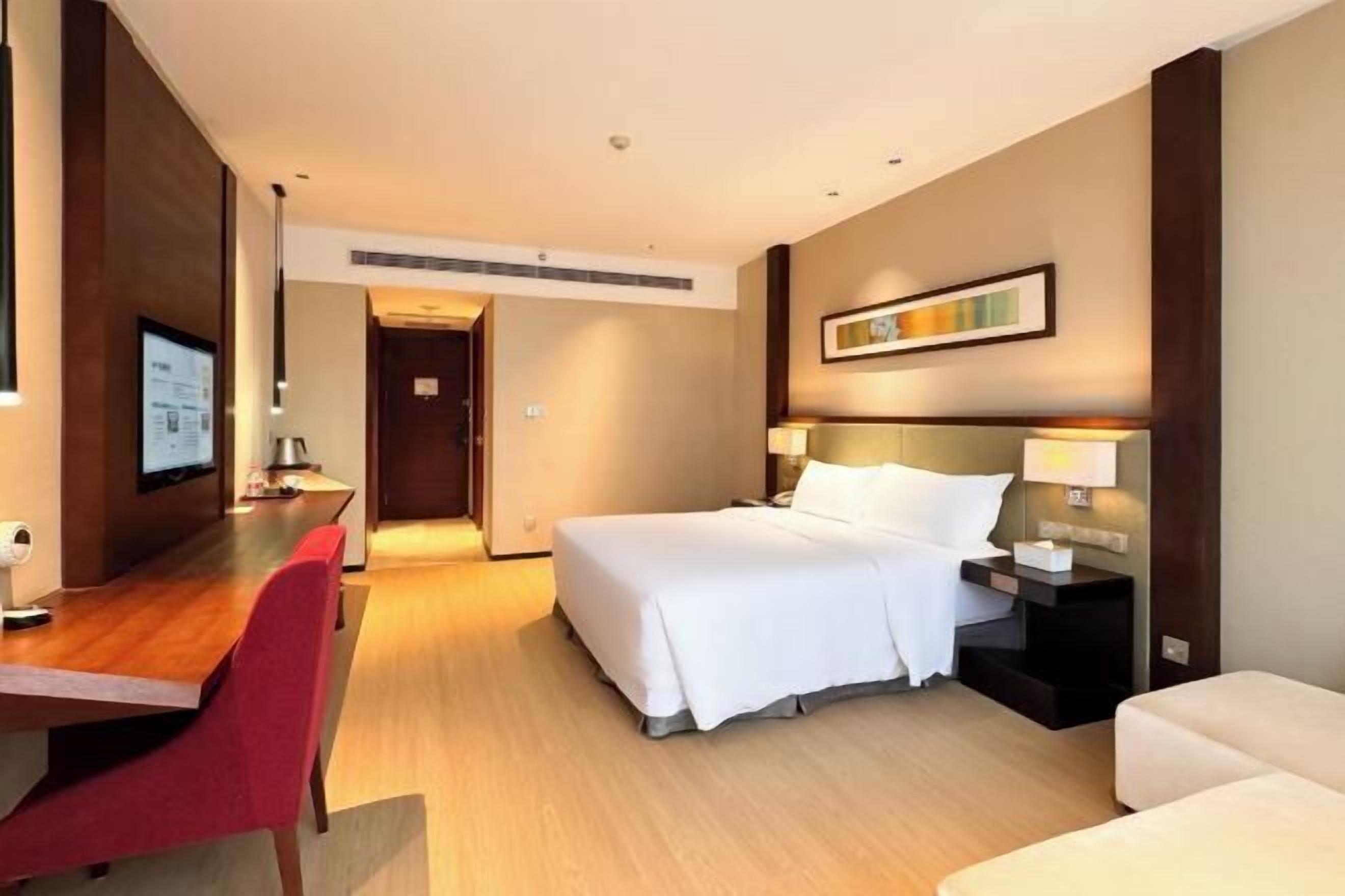 Premium bedding, in-room safe, desk, soundproofing