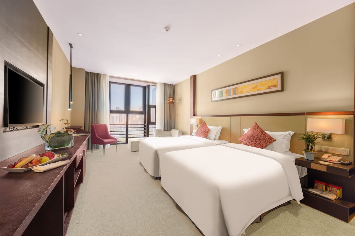 Premium bedding, in-room safe, desk, soundproofing