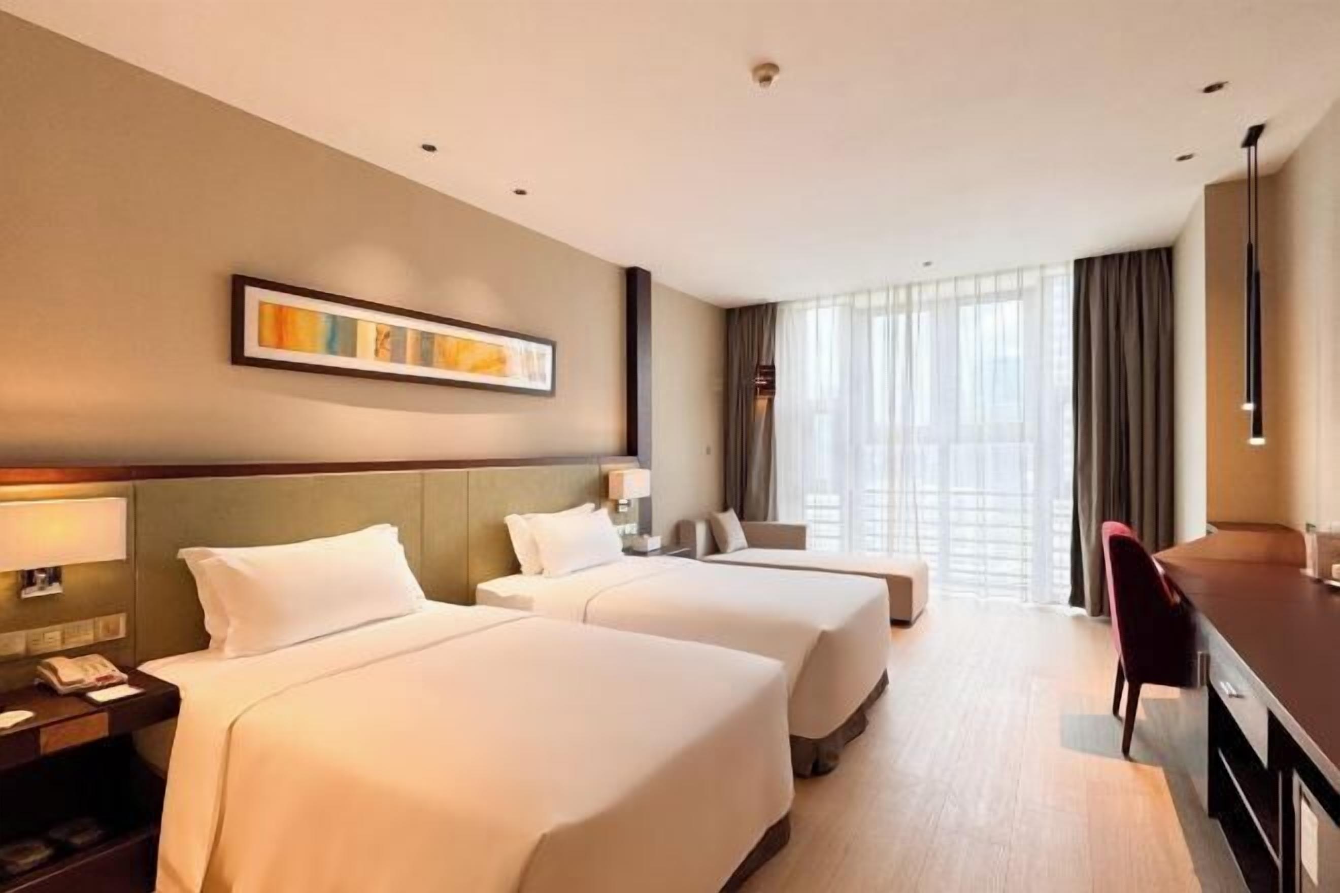 Premium bedding, in-room safe, desk, soundproofing