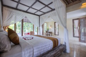 豪華開放式客房 | 高級寢具、客房內保險箱、書桌、免費無線上網