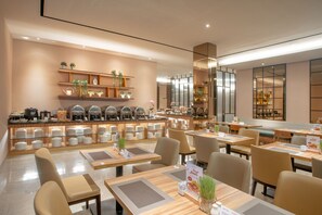 Breakfast buffet - Grand Zuri Hotel Duri (Mandau)