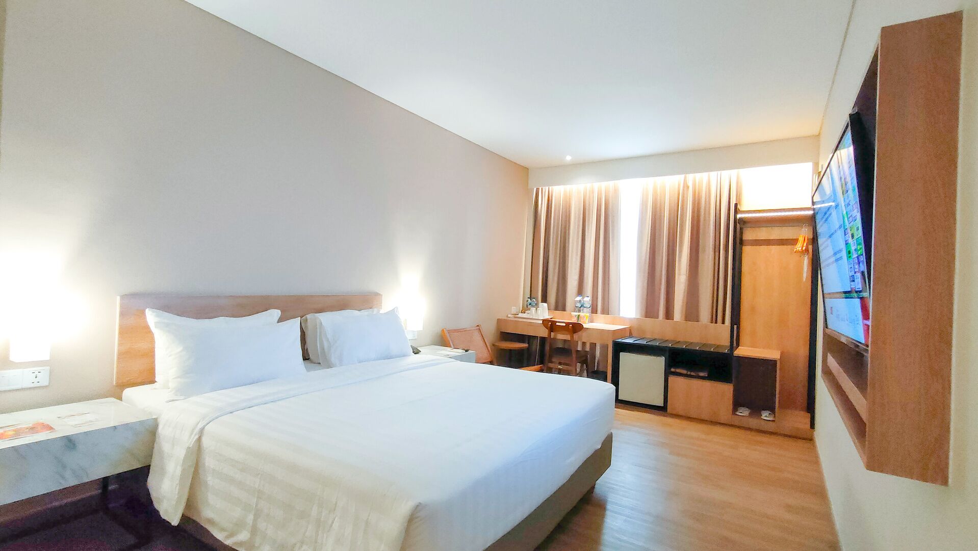 Minibar, in-room safe, desk, rollaway beds