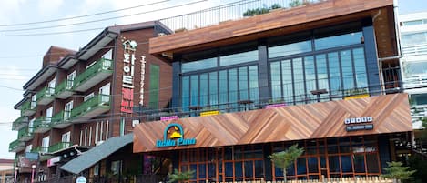 Fachada da propriedade