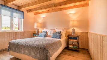 Premium bedding, minibar, soundproofing, free WiFi