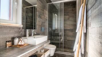 Shower, free toiletries, hair dryer, bathrobes