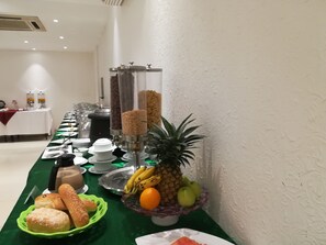Free breakfast  - Platinum Suites (Dhaka)