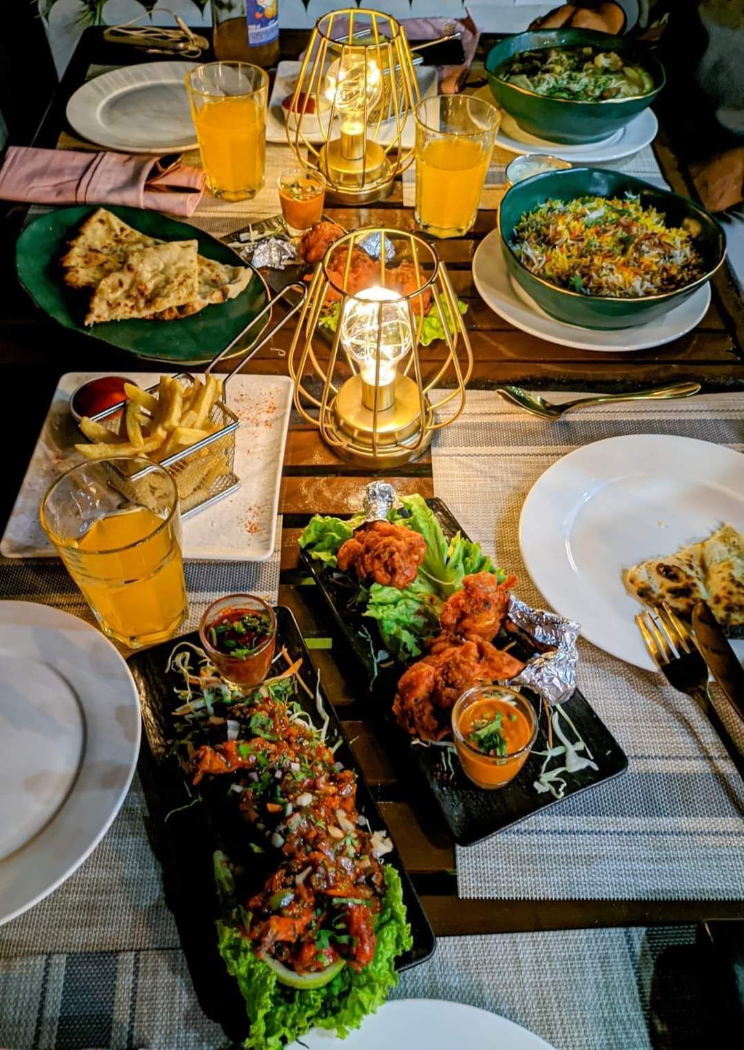 breakfast, lunch served; international cuisine, al fresco dining